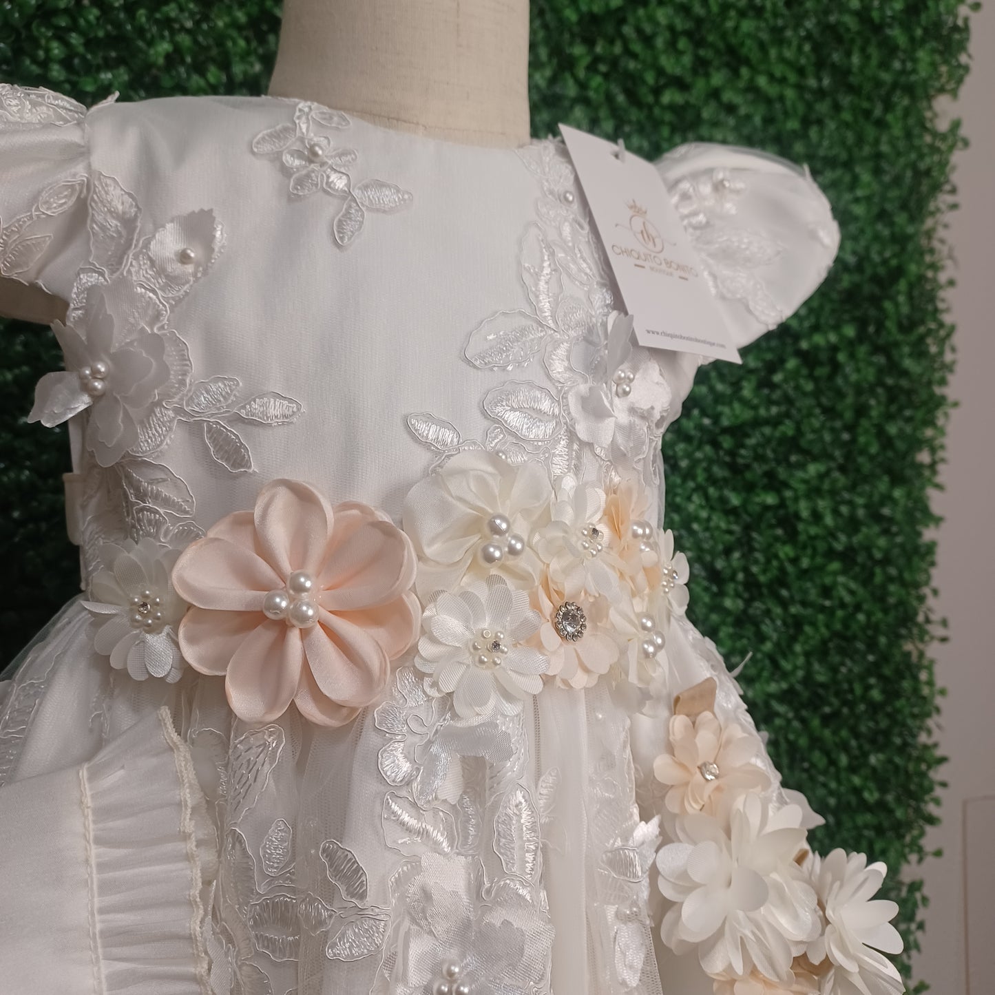 Model Cari Dress